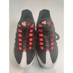 Men's Nike Air Airmax Shoe's size 6.5, Women's size 8